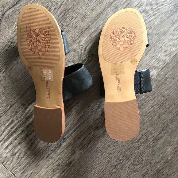 Vince Camuto flat sandals - Picture 2 of 4